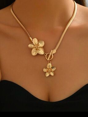Gold Floral Toggle Necklace - Women Jewelry